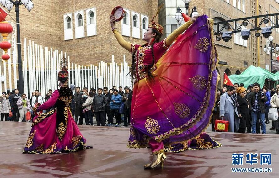 今年前10月新疆旅游接待游客超2亿人次