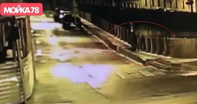 揪心!知名教授分尸女生 背包惊现女性手臂一桩谋杀案就此曝光