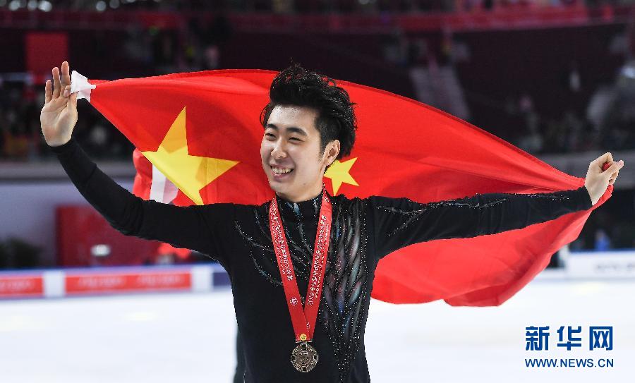 花滑中国杯中国队包揽双人滑、男单前两名