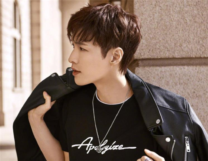 张艺兴与粉丝告别遭嫌弃是怎么回事？ 张艺兴人气下滑了吗