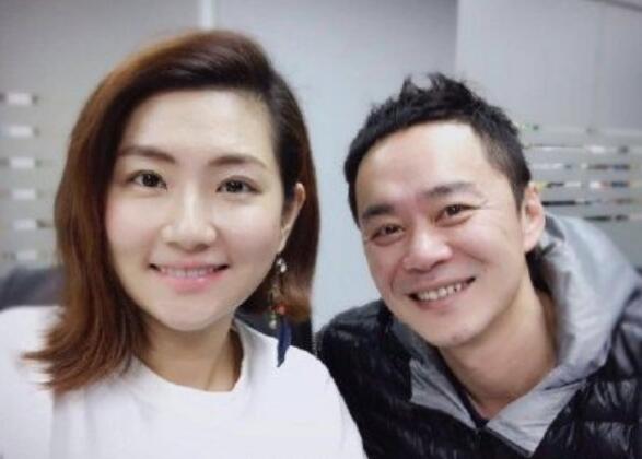 不要再cue她了!selina前夫承认新恋情 没必要一次次带着前夫名称上热搜