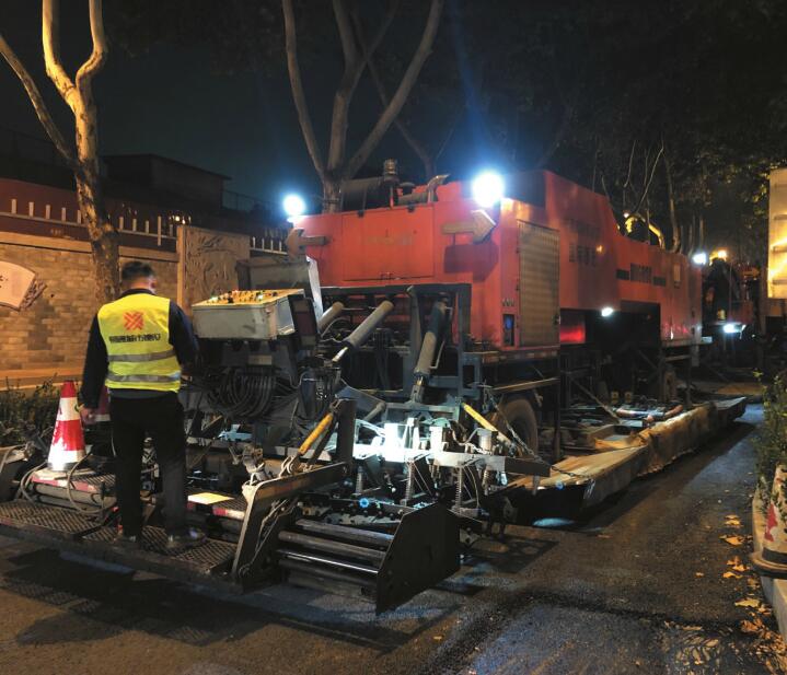 新井盖告别异响、斑马线雨后不再异滑……“黑科技”加持，历山路变脸了