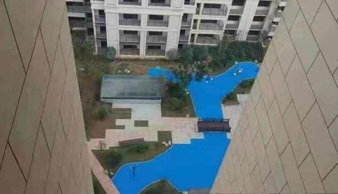 长沙塑胶人工湖怎么回事?小区“人工湖”是塑胶做的？业主吐槽智商堪忧