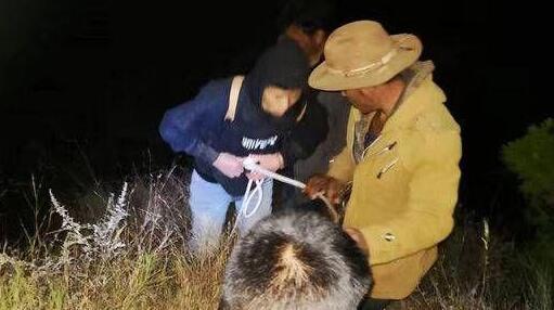 两大学生原始森林迷路催警方派直升机救援：电视剧就这么演的