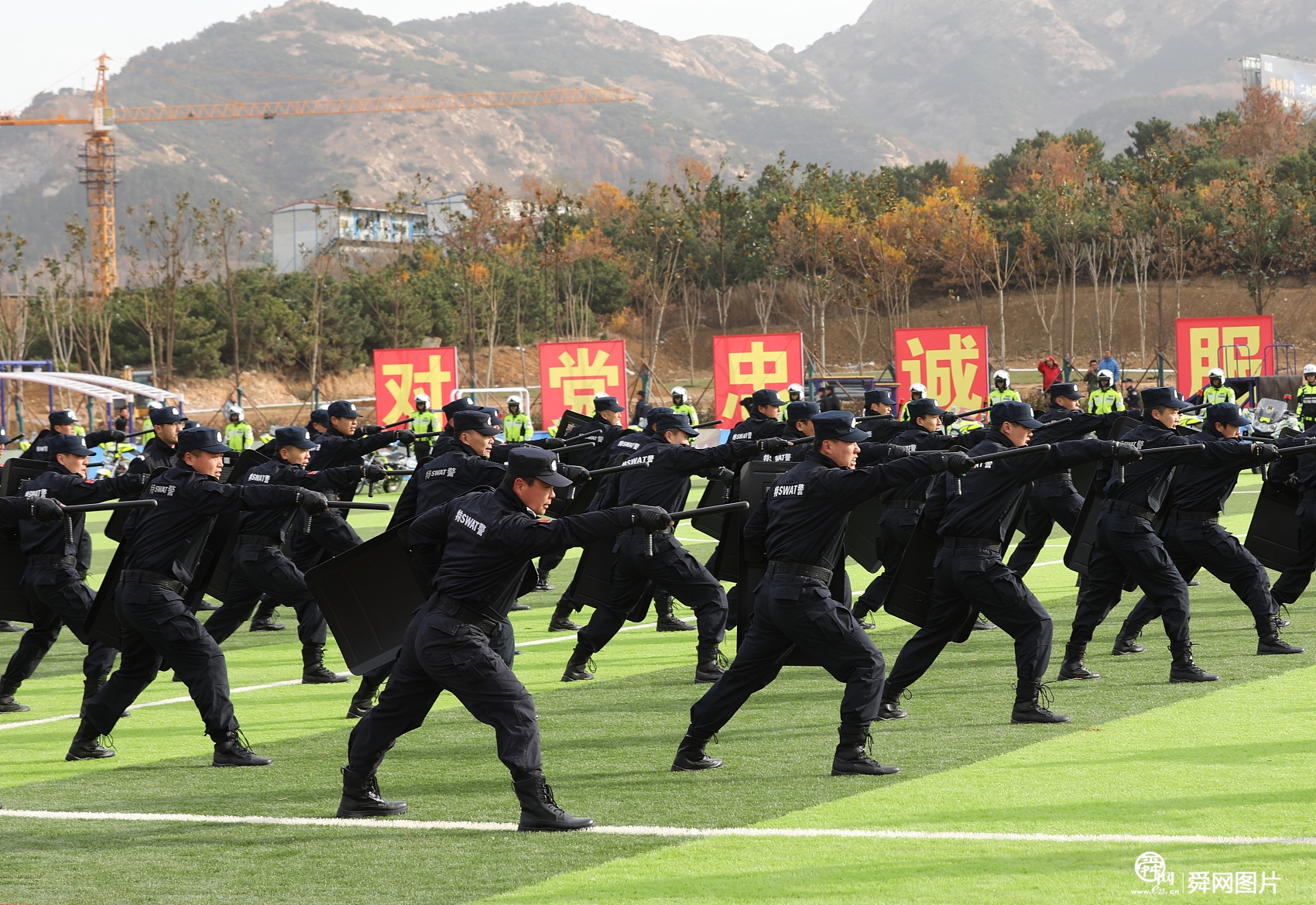 山东日照：公安系统举行全警实战大练兵 英姿飒爽展新形象