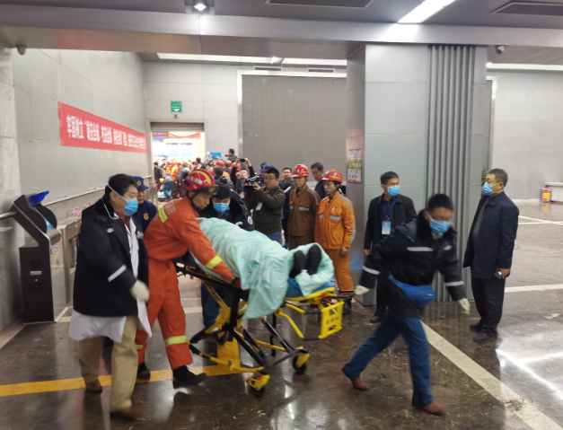 “给媳妇打个电话”,是真情流淌!最高褒奖!殷殷期盼!