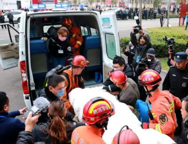 “给媳妇打个电话”,是真情流淌!最高褒奖!殷殷期盼!