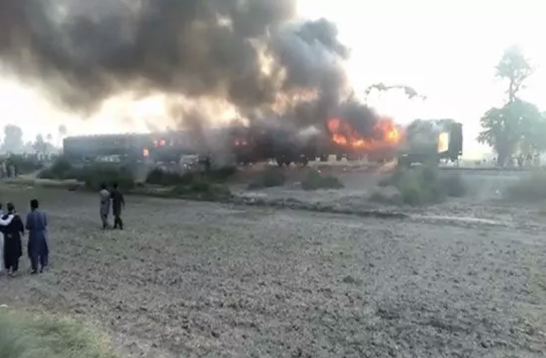 一个煤气炉致66人丧命，火车着火这样自救！