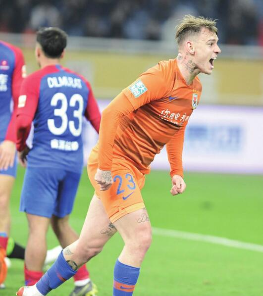 锋线“双煞”齐破门残阵鲁能力克重庆