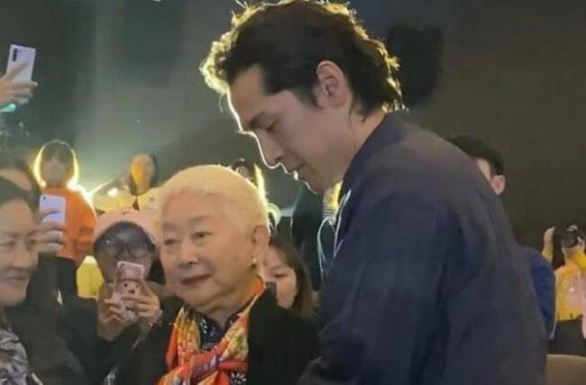 他值得这样的评价！张译评价胡歌：胡歌的电影春天就此开启了