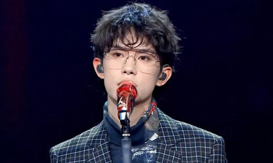 网友在线催易烊千玺还书是怎么回事？终于真相了，原来是这样！