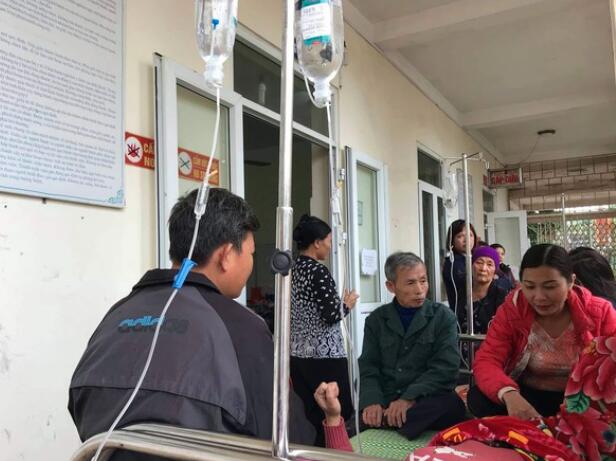 越南鞋厂百人中毒