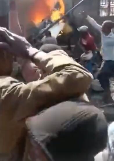 突发!刚果小型飞机坠毁最新消息 现场遍布飞机残骸和颓垣败瓦