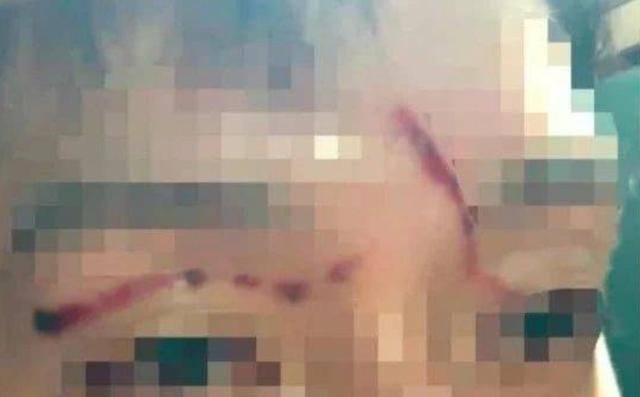 具荷拉生前被前男友逼迫下跪，患严重抑郁症