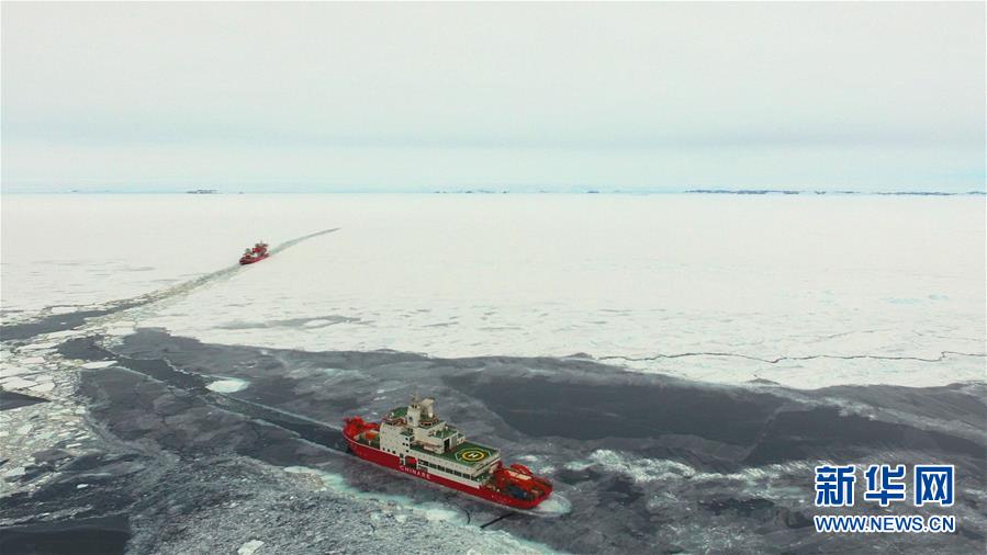 中国造破冰船首航南极破冰记:这样为
