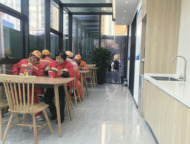 【创城再出发 品质再提升】一座城管驿站 温暖整个冬天