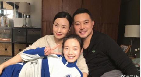 乔英子滤镜掉一地！李庚希抽烟姿势熟练人设崩塌？