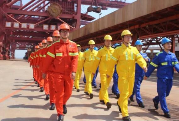 青岛港董家口矿石码头“阅兵式” 请您来检阅