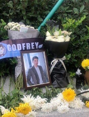 袁立怒批浙江卫视还欠自己一个道歉 网友：你那事就翻篇吧