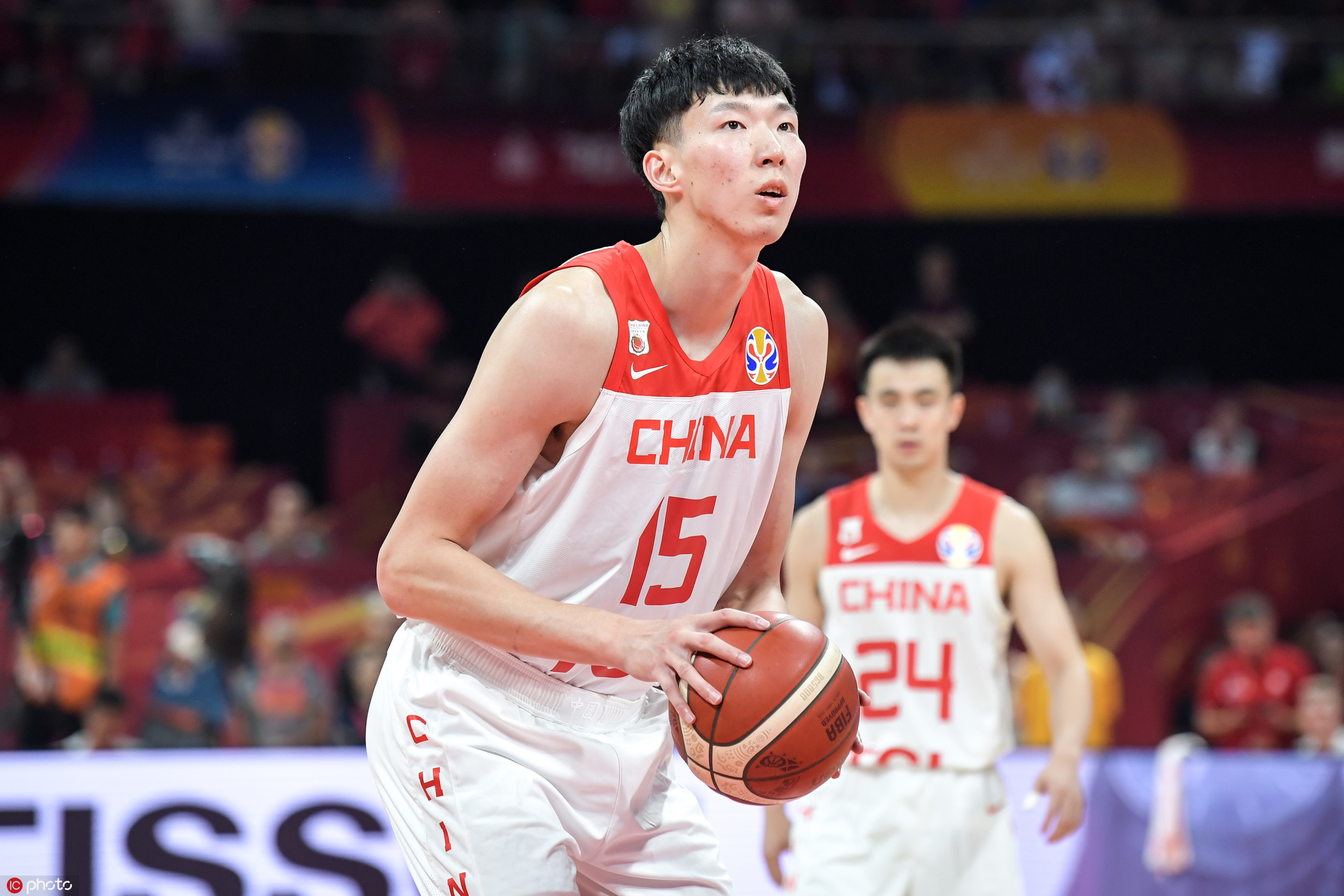 周琦首次回应指责说了什么?大家过多的把错误集中在他的身上