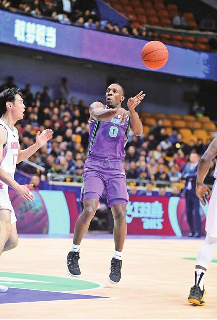 山东西王男篮VS上海久事男篮  决战,比以往来得要早一些