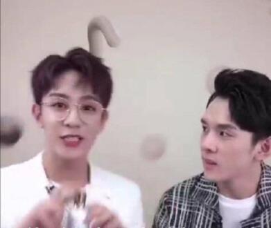 事业滑铁卢？李佳琦遇上8G网速夏之光 网友：确定不是来砸饭碗的？