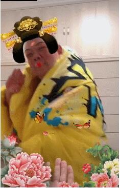 画风鬼畜！西安男版不倒翁被冷落：有点孤独