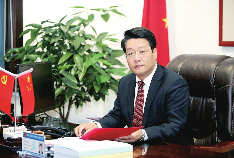 真抓实干打好全年收官攻坚战——专访市工业和信息化局党组书记、局长汲佩德