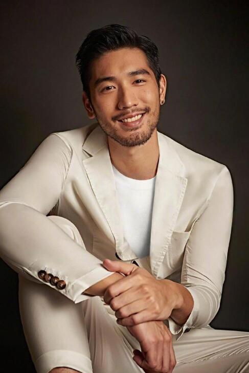 斯人已逝,音容犹在！高以翔遗照曝光 帅气温柔笑容灿烂