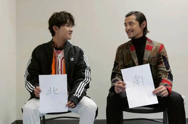 这是什么神仙组合？胡歌千玺“南北同框” 两人相互凝视表情搞笑