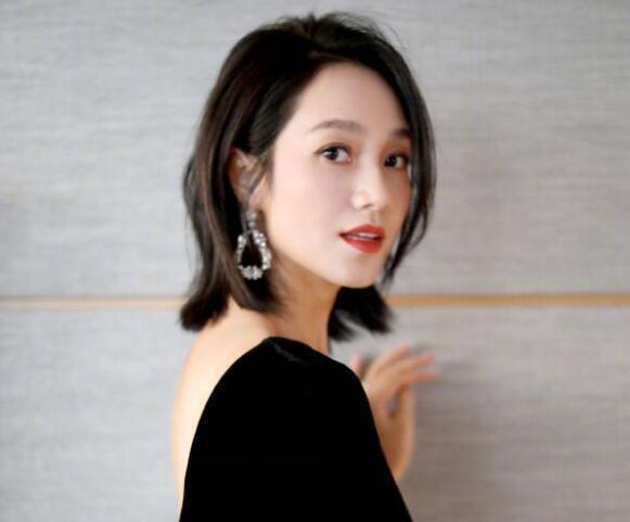 专业素养哪里去了？朱丹登台主持叫错3位嘉宾名字，错的太离谱了