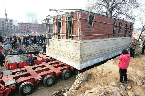 百年修女楼将“走”二三十米 这是济南老建筑14年来第4次平移