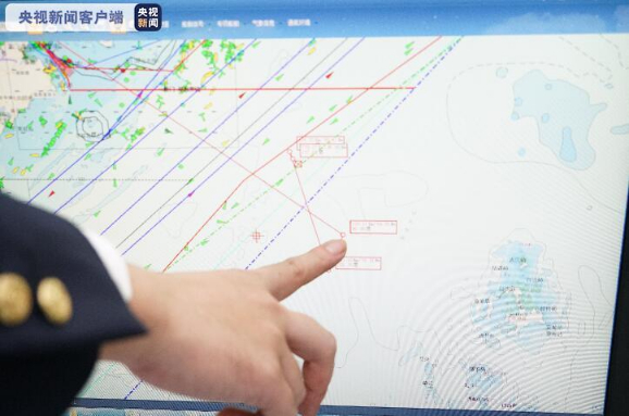 一渔船在厦门海域遇险翻沉 13人获救4人失联
