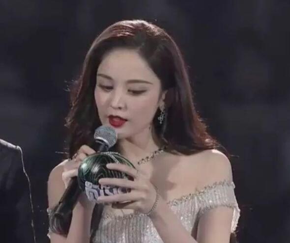 惊出表情包！娜扎讲英语开口跪，老外更怕的是这样的英语