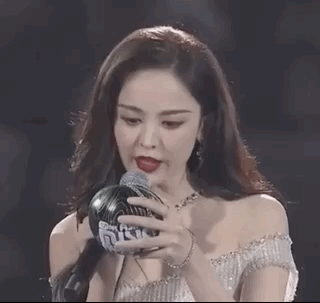 惊出表情包！娜扎讲英语开口跪，老外更怕的是这样的英语