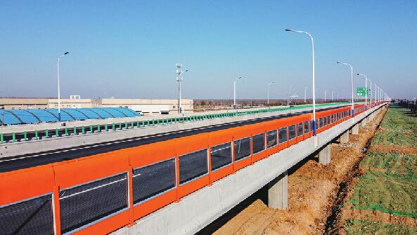 济青高速首装隔音屏 月底前实现双向通车