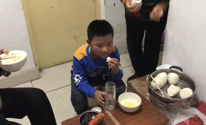 [温暖泉城]“增重救父”男孩获捐2万余元 好心人都没留名