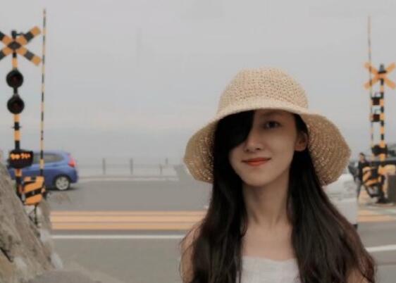 仙女本仙!90后单眼女教师成孩子王 这个美貌有被鲨到你吗?