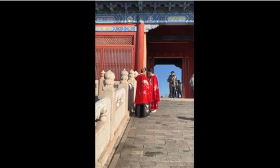 导出了新花样！故宫广播找导游 网友：故宫太大走丢了？