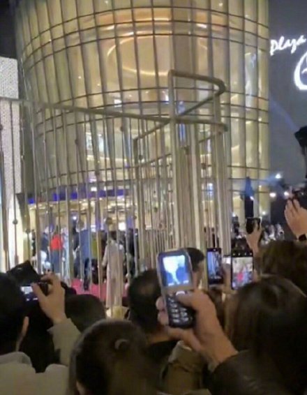 赢了！大爷用诺基亚拍王嘉尔 网友评论：不愧是你大爷