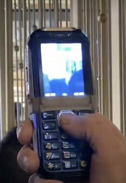 赢了！大爷用诺基亚拍王嘉尔 网友评论：不愧是你大爷