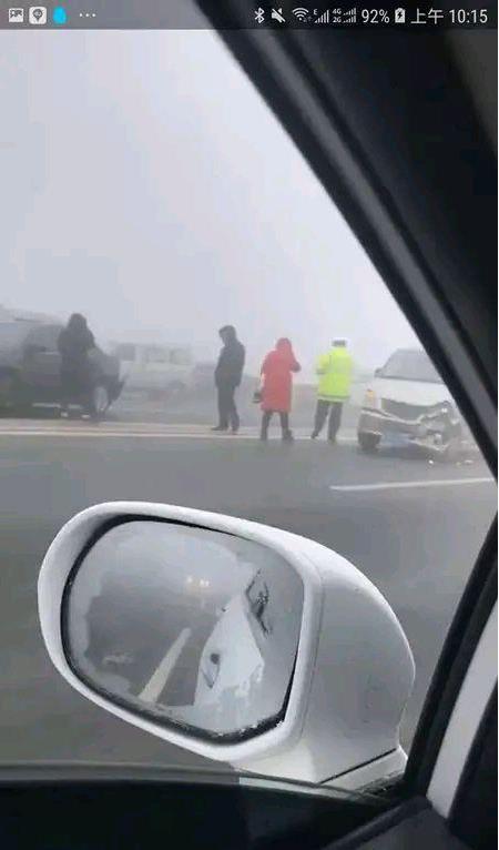 【最新消息】河北数十辆车连环相撞 现场惨烈伤亡不明