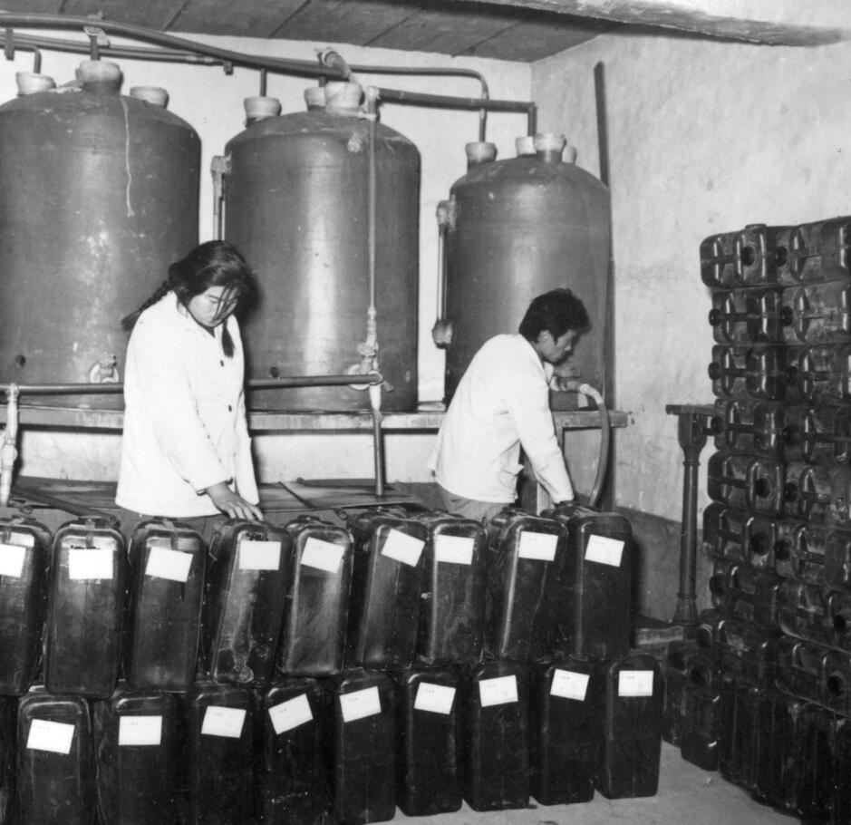 融媒见证光影70年李春圃一路披荆斩棘乡镇企业点燃激情岁月