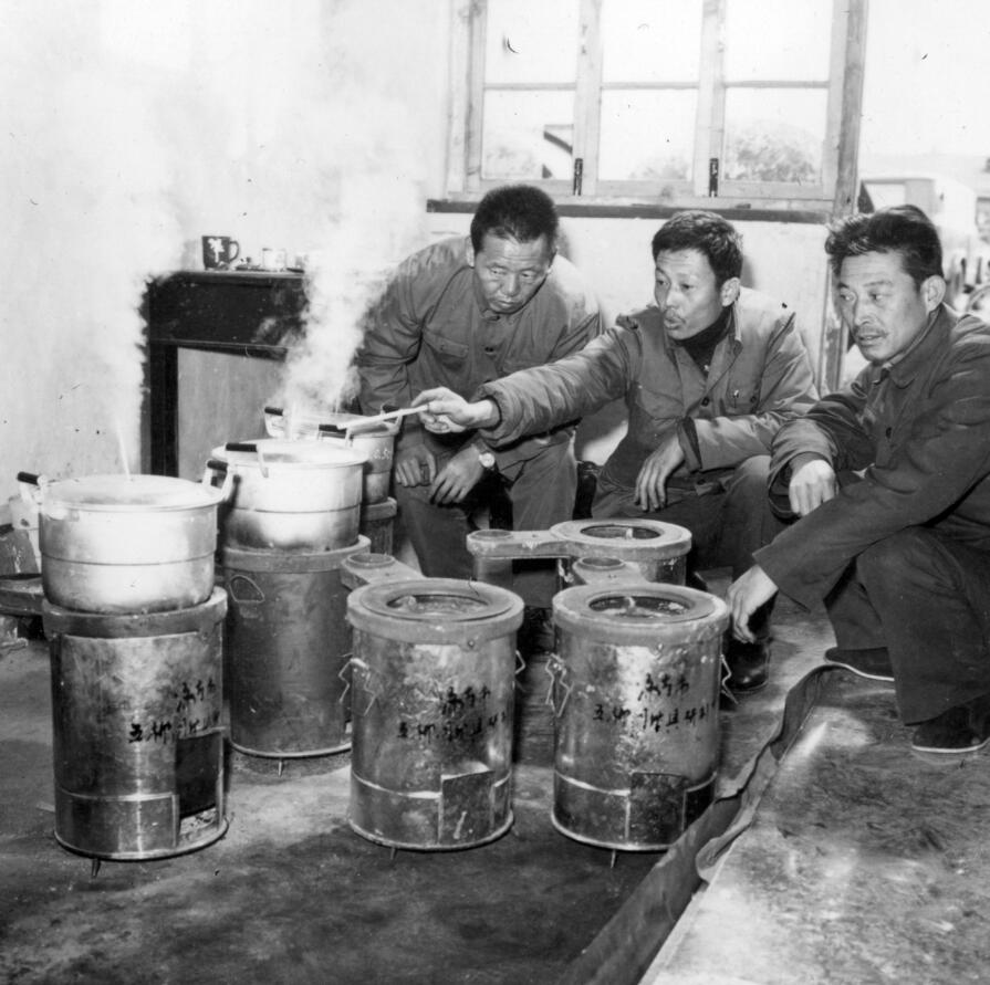 融媒见证光影70年李春圃一路披荆斩棘乡镇企业点燃激情岁月
