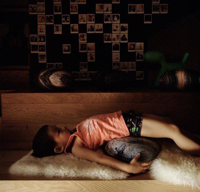 梅婷晒儿女照片，女儿颜值高越来越像妈妈