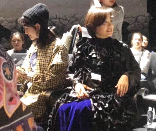 太宠溺了！林青霞与谢娜张杰同框，对张杰造型赞不绝口