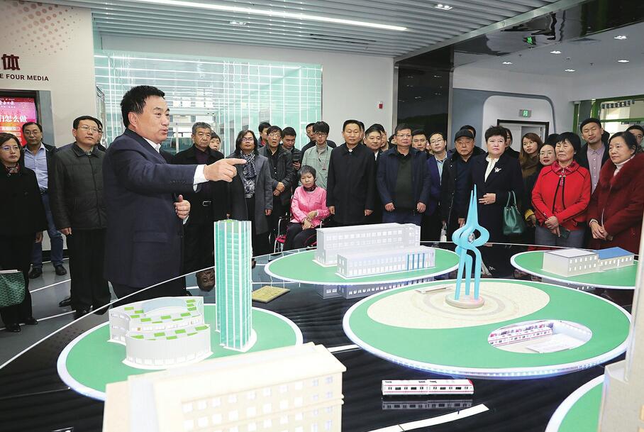 120 多名社会监督员当“考官”现场打分检阅报业一年“成绩单”