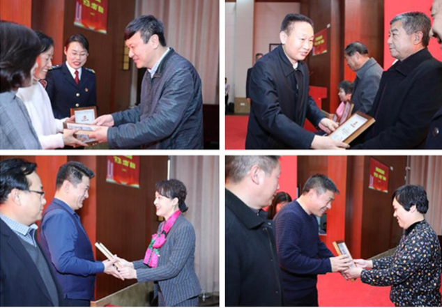 120多名社会监督员当“考官”现场打分检阅报业一年“成绩单”