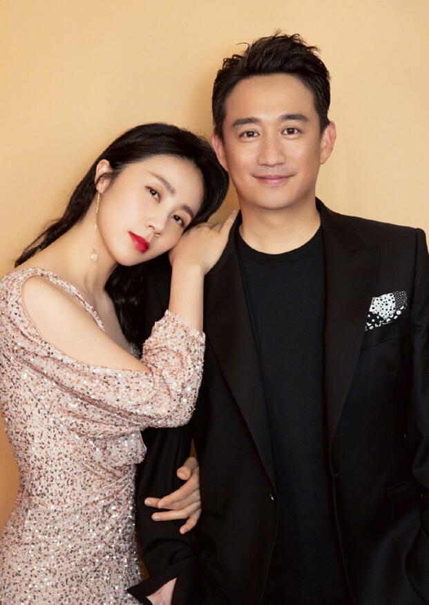 气质优雅抢镜!黄磊夫妇合体走秀,42岁孙莉身材纤细
