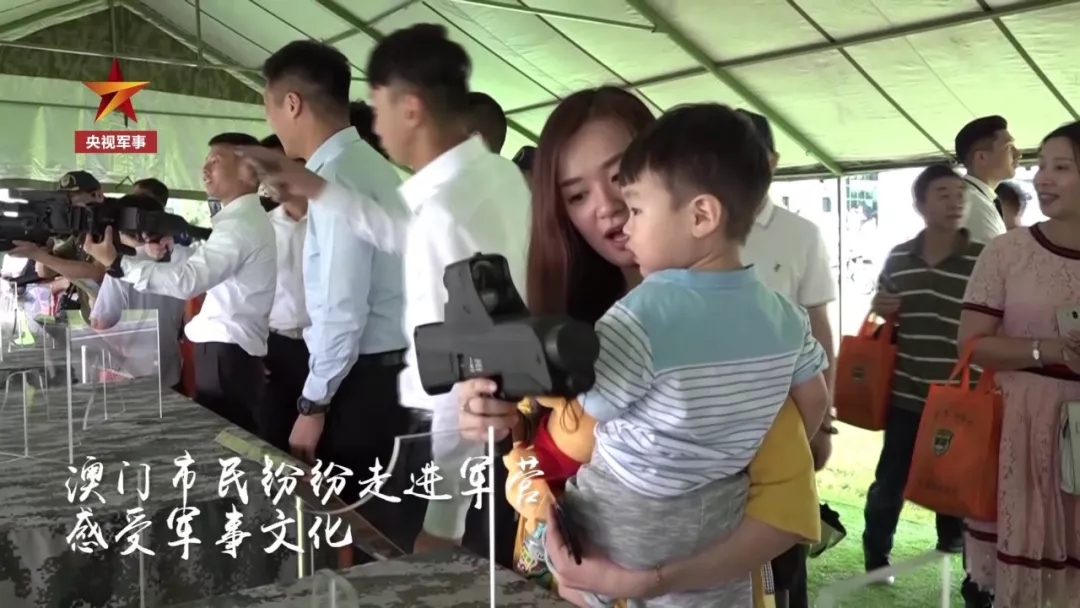 “因为有你们，澳门不惧风雨！”澳门民众给解放军的感谢信，真暖！